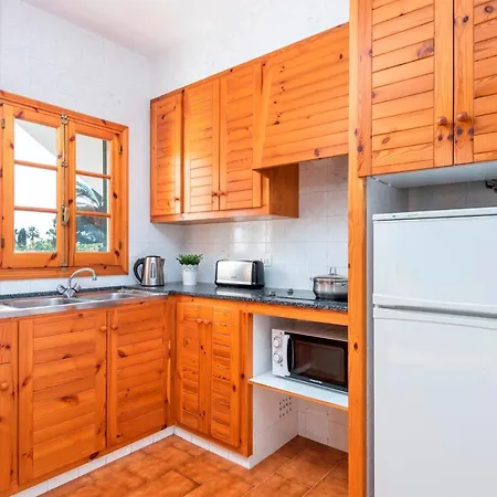 Brisa Mar 1, 2 Bedroom Apartment, Cala'n Bosch Appartamento *